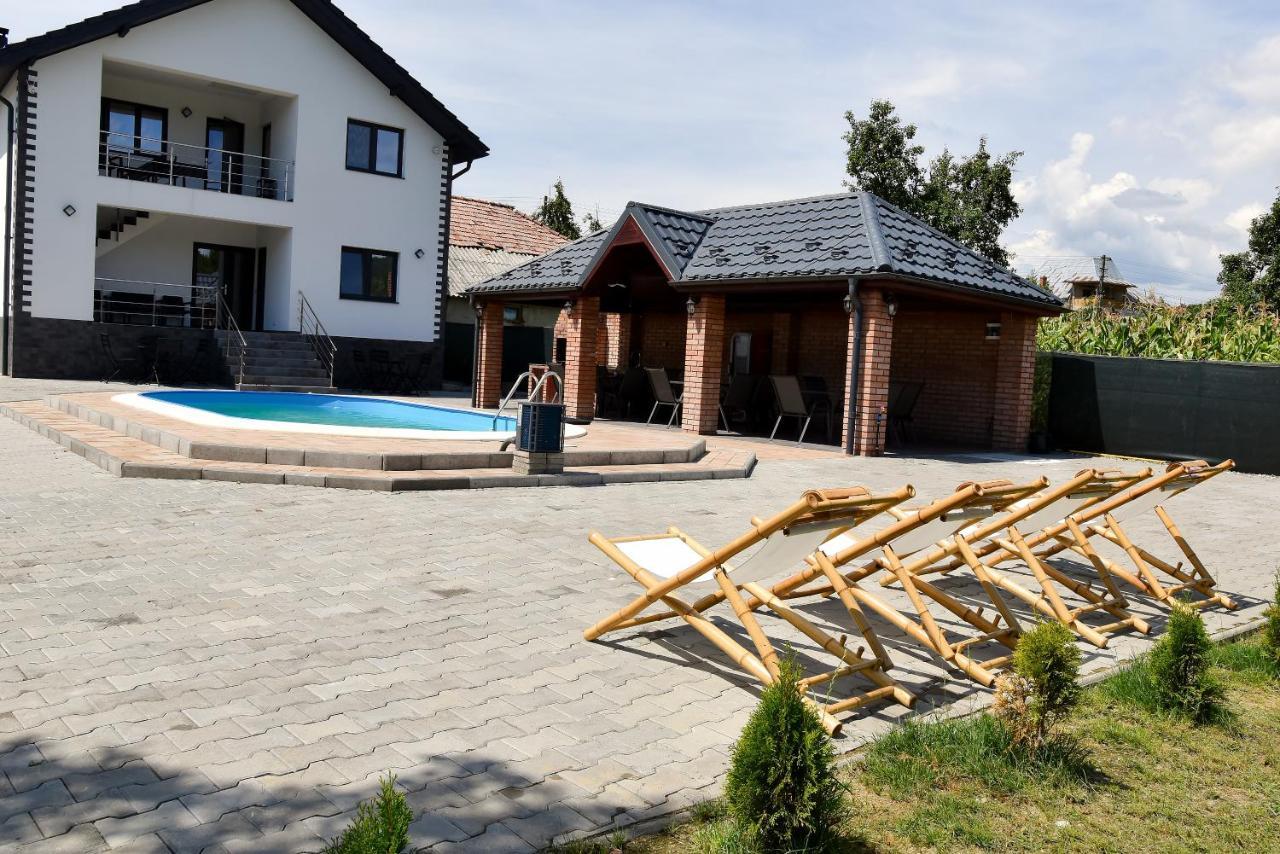 Pensiunea Happy Day Horezu Exterior foto
